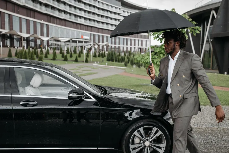 Your Arrival Is the Opening Move: The Strategic Value of Luxury Transportation at High-Stakes Networking Events